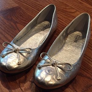 Silver Guess flats