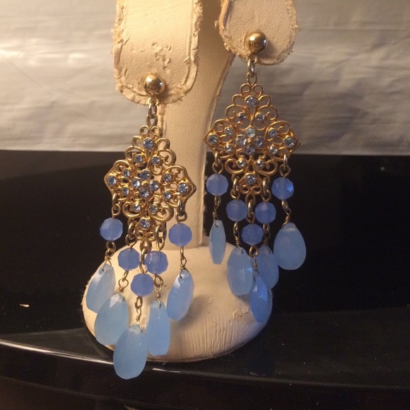 Costume jewlery