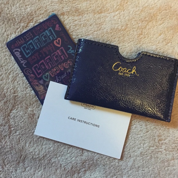 Portable mirror with pouch