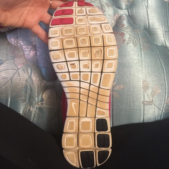 NIKE FREE 4.0 V3 - Picture 2 of 4