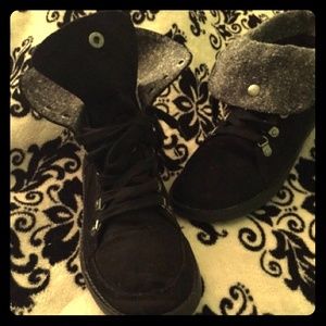 Journeys high top/fold down shoes