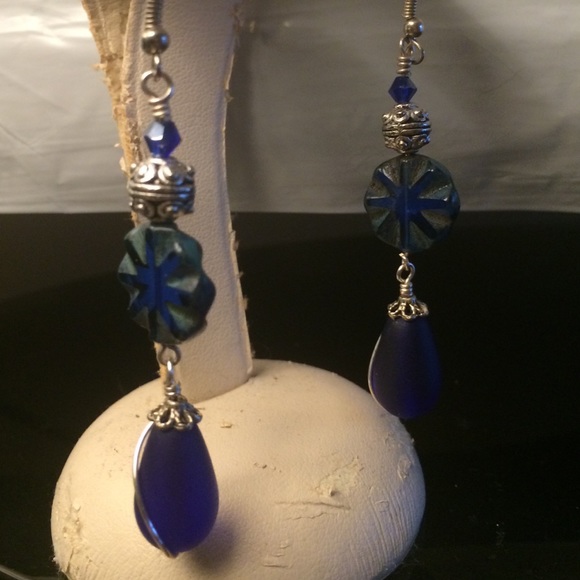 Costume jewlery