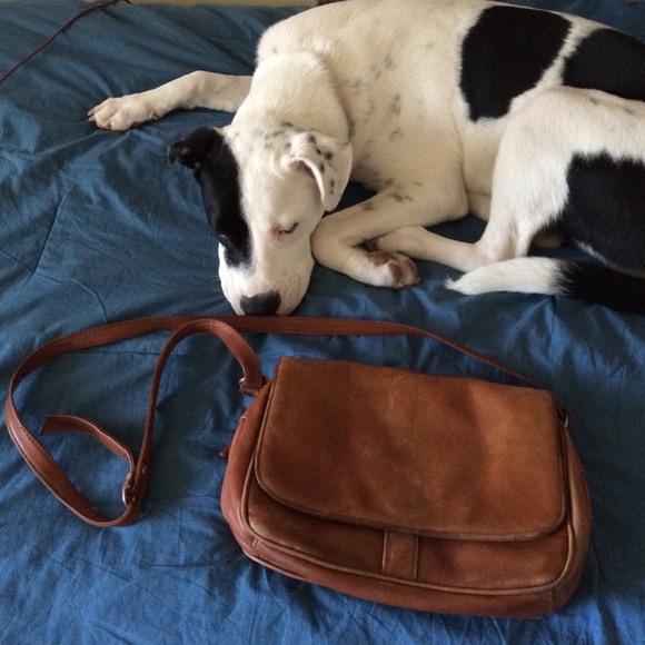 Vintage tan leather & equipped purse.