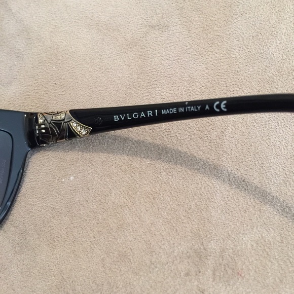 Auth new Bulgari sunglasses for woman - Picture 3 of 4