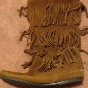 **PRICE DROP** Minnetonka Boots
