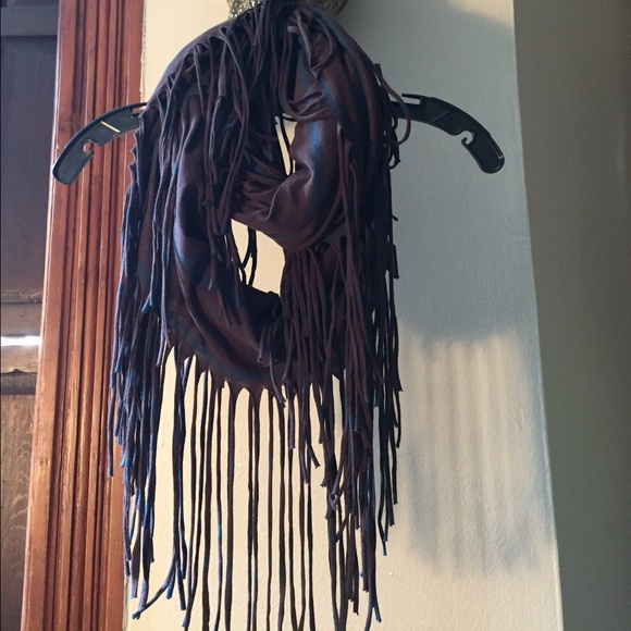 Infinity fringe scarf