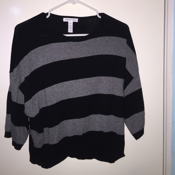 sweater - Picture 1 of 2