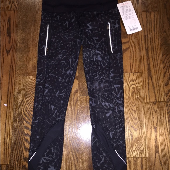 SOLD❗️Lululemon Crop Yoga Pants size 2 - Picture 3 of 3