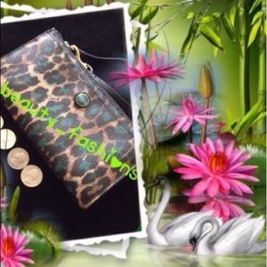 🎉HP 10/16🎉Coach Ocelot Zip Wallet/Wristlet