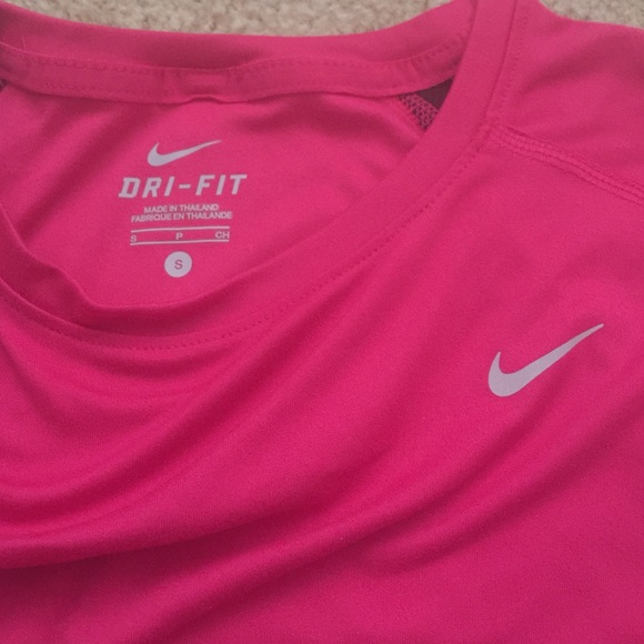 Nike Dri-Fit Workout shirt - Picture 2 of 3