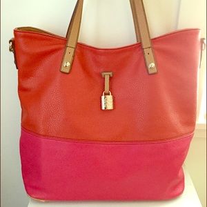 😍Jessica Simpson Tote Bag 🌺DISCOUNTED SHIPPING🌺