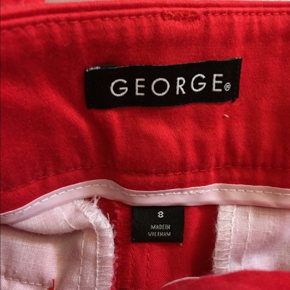 Red Capri - Picture 3 of 3