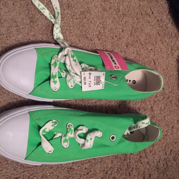 NWT Airwalk sneakers