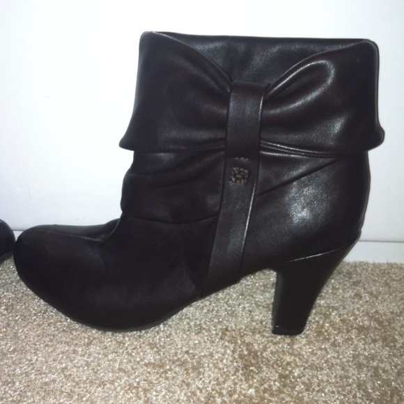 Small heel booties 😊✨