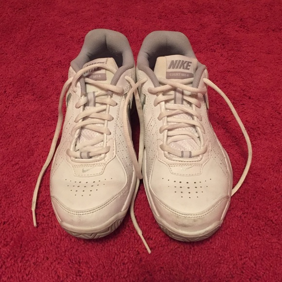 Nike tennis sneakers