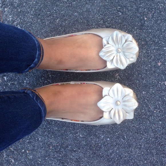 Golden B.O.C Sandals with fabric flower appliqué.