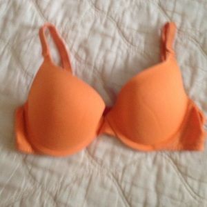 34B push-up bra