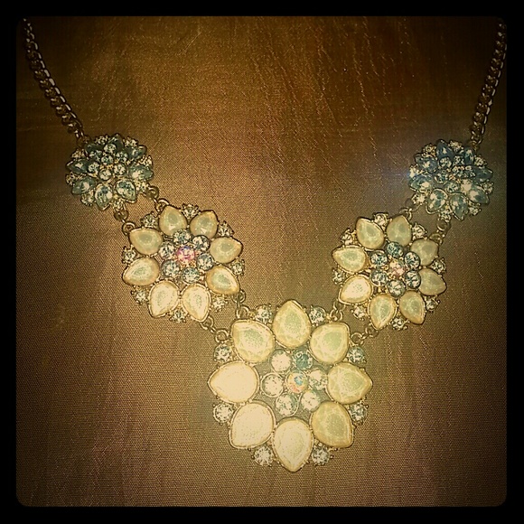 Gorgeous Flower Statement Necklace