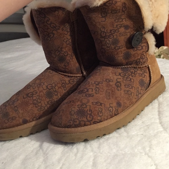 Authentic Ugg one Bailey button boots