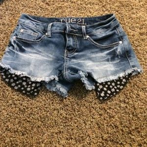 Rue 21 shorts with floral pockets