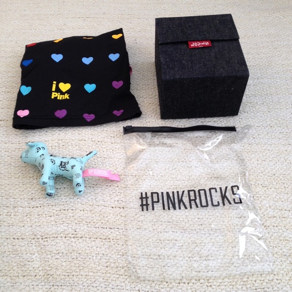 SOLD Victoria's Secret I 💛 Pink Heart PJ Cami - Picture 2 of 4