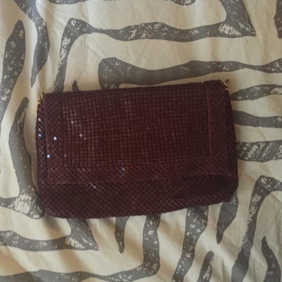 Burgundy sequence clutch