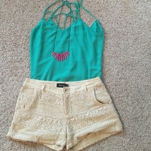 Boutique cream colored lace shorts!