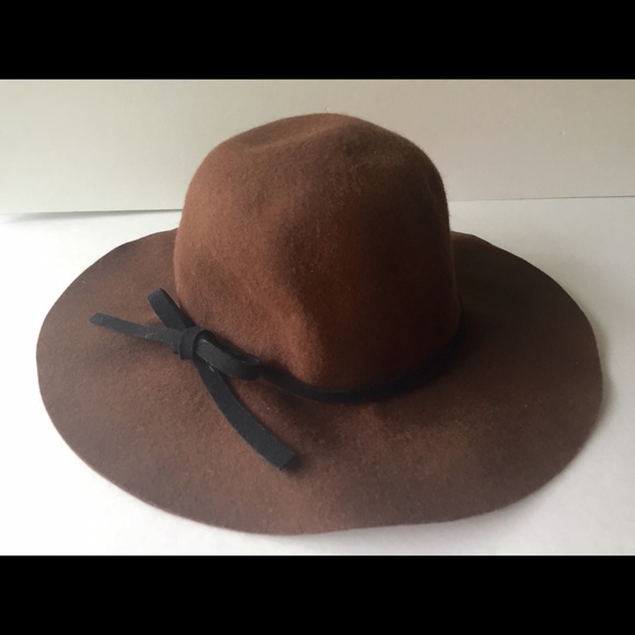 Brown fashion hat with black bow!