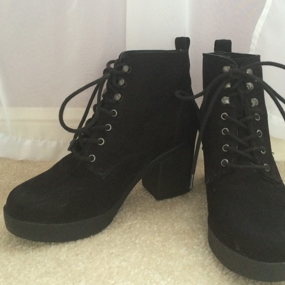 **Forever 21 Heeled Black Booties**