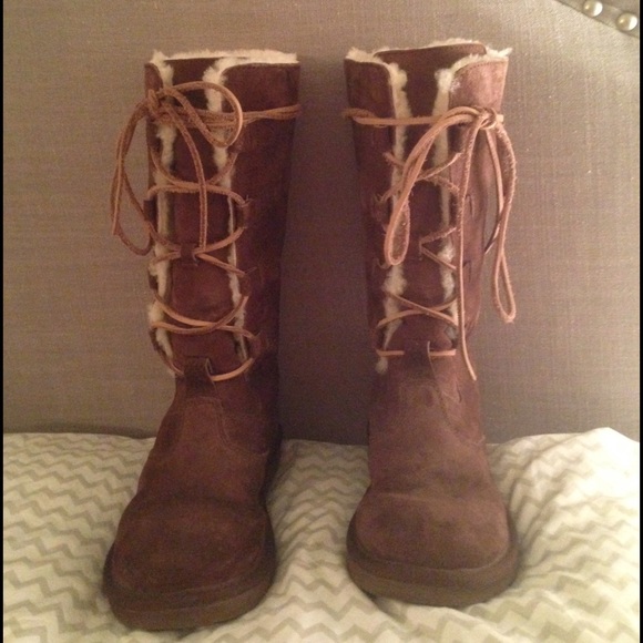 Ugg "Whitley" Dark Brown Lace-Up Boot