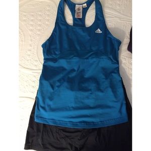 💙 2 Adidas workout tops
