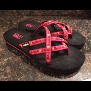 Teva Raina Pink Mush sandals sz 7