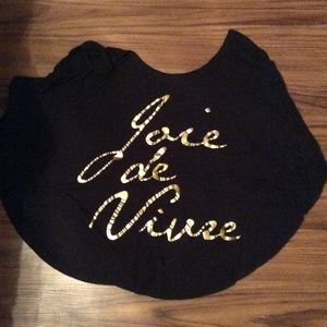 Black flows short sleeve top