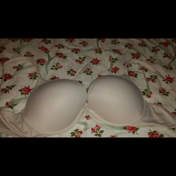 Victoria secret bra's. Holiday sale - Picture 1 of 4