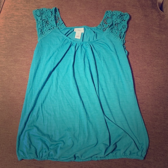 Maternity teal top