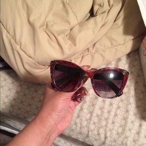 D&G red flower sunglasses 100% authentic