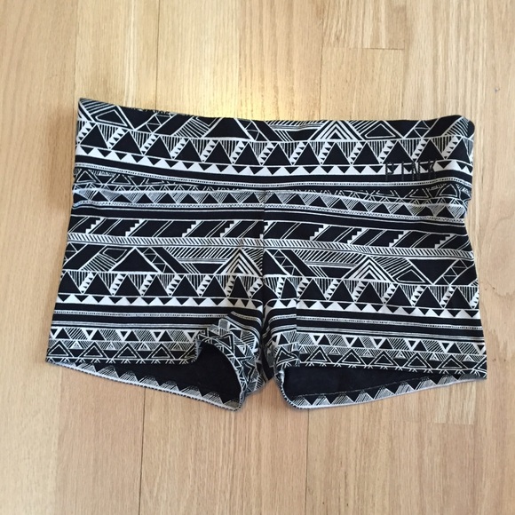 Aztec print yoga shorts.