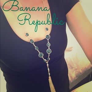 💟 3 for $30 💟 💚 Banana Republic Necklace 💚