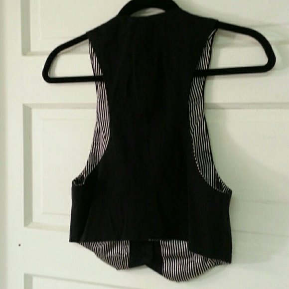 Vest - Picture 2 of 2