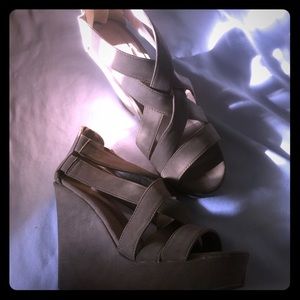 Chinese Laundry Wedges