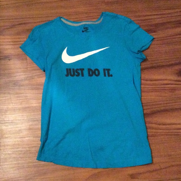 Nike regular fit tee shirt