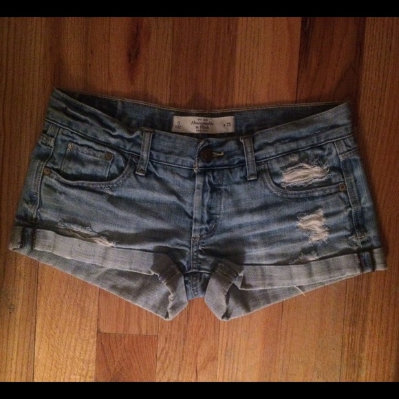 Abercrombie & Fitch Denim - Abercrombie and Fitch jean shorts
