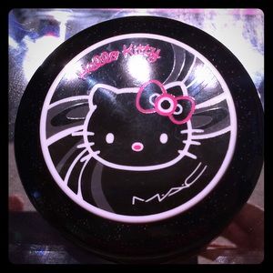 MAC Hello Kitty Beauty Powder