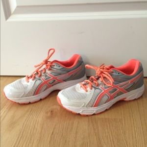 Asics gel. Orange white and silver.