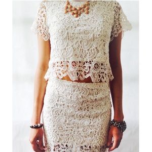 🚫SOLD🚫White Crochet Top