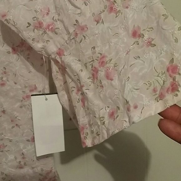 Blouse - Picture 2 of 3