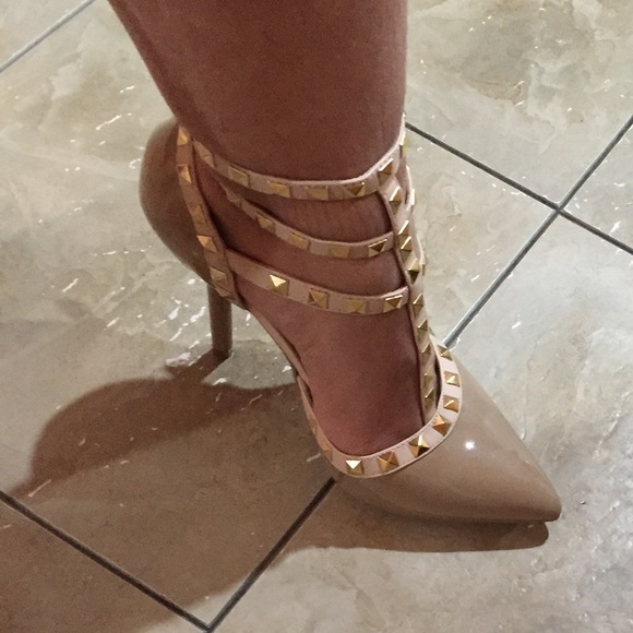 Beige and gold sandal