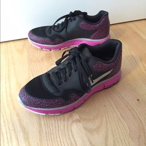 Nike Lunarlon. Black and purple.