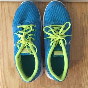 Nike flex experience. Highlighter yellow & blue.