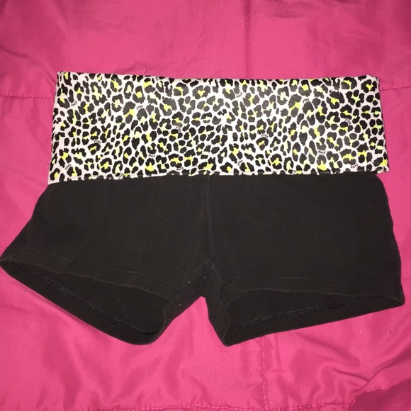 PINK yoga shorts - Picture 1 of 4